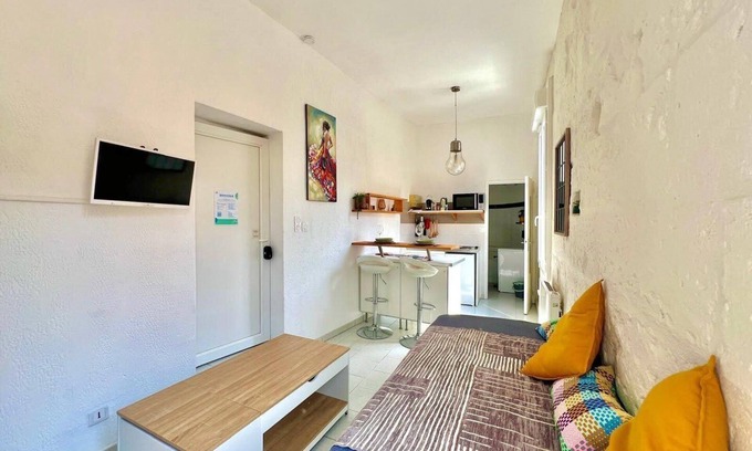 Faubourg Apartment | Le Notre Dame - Cozy Studio 400m from Nîmes Arena