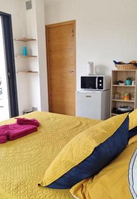 Saint-Paul-Trois-Chateaux House | le petit versaille