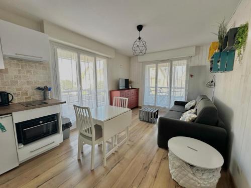 Courseulles-sur-Mer Apartment | Le petit Courseulles - entre le port et la mer