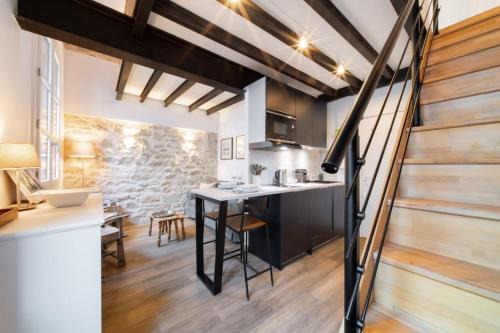 Gambetta Apartment | Le Petit Loft - Joli Duplex - Climatisation
