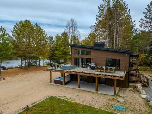 Notre-Dame-de-la-Merci Ski Chalet | Le Roselin Exitchalets Spa & Lake