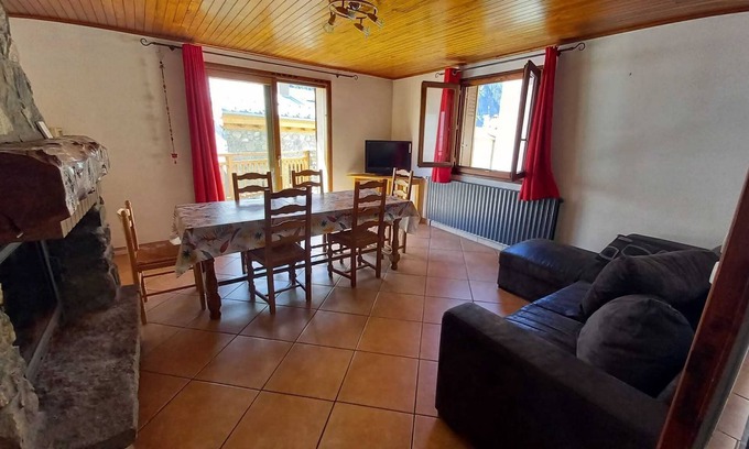 La Grave Apartment | Le Serret Blanc 1 - Beautiful apartment at the top of the village