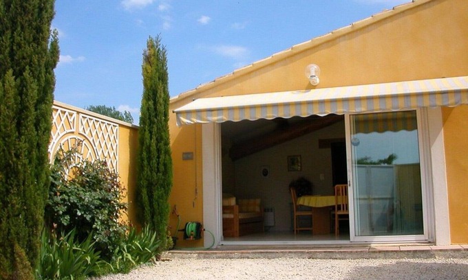 L'Isle-sur-la-Sorgue House | LE SOLEILLANT Provençal house with swimming pool, Private garden,PK,pets allowed