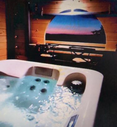 Valensole Bed & Breakfast | Le Spa des lavandes panoramique