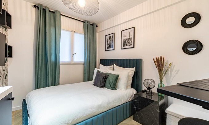 L'Europe Apartment | Le Studio Du Parc Monceau