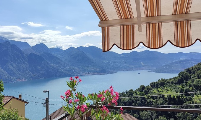 Fonteno House | Le Terrazze - Three-room apartment with terrace and shared pool on Lake Iseo
