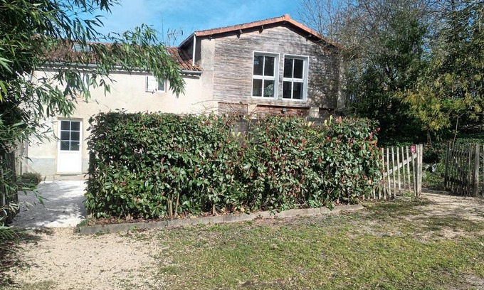 La Foret-sur-Sevre House | Le Verger - Gite 8 personnes en campagne et rivière By Primo