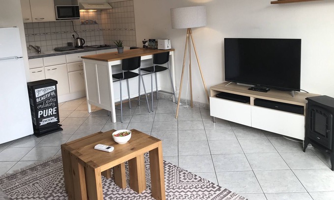 Cran-Gevrier Apartment | Le Vert Bois 🌳 calm, mountain view, tennis fields