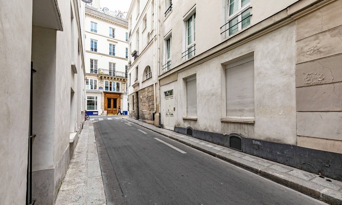 Quartier du Mail Apartment | Le Zebbrre
