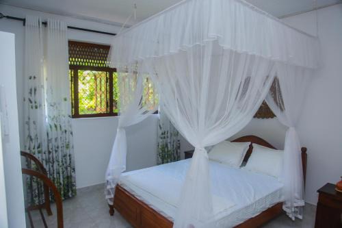 Thalaramba Villa | Leafy Villa