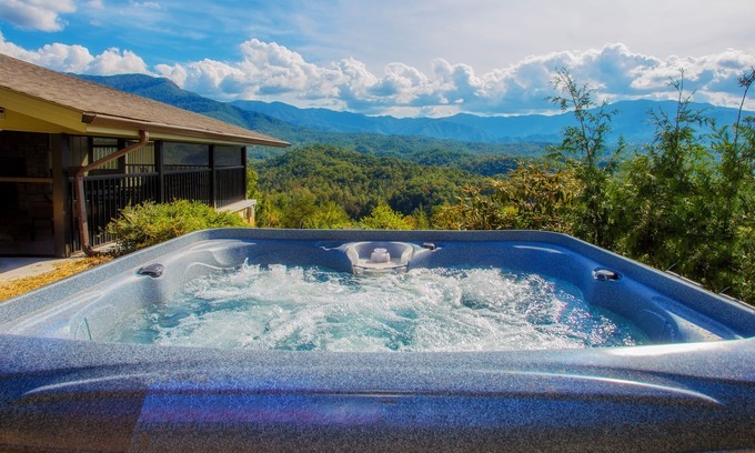 Pittman Center Ski Chalet | LeConte Mountain Breeze - $1089 FREE tickets each paid day, Dollywood and More!