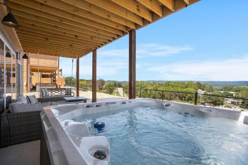 Kimberling City House | Legacy Lakeside Retreat