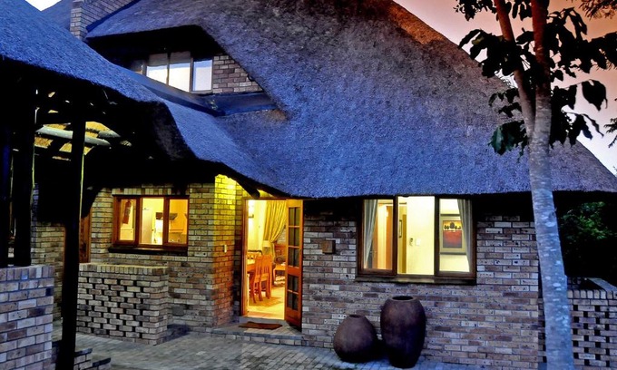 Hazyview Cabin | Legend Safaris 257A - in Kruger Park Lodge