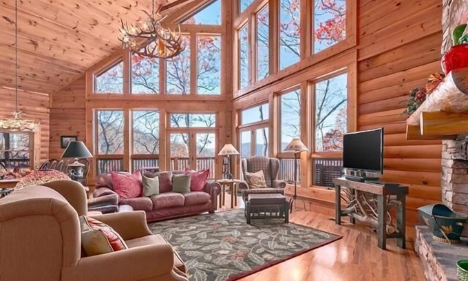 Waynesville House | Leins Lodge Luxury Home with Stunning Mountain Views