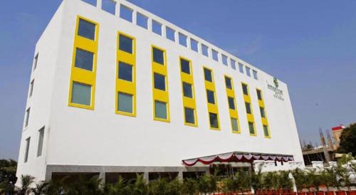 Manapakkam Hotel | Lemon Tree Hotel Shimona Chennai