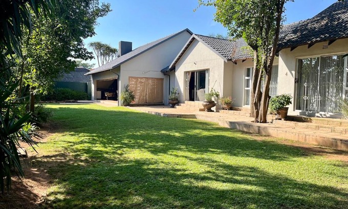Greater Johannesburg Metropolitan Area House | Lenox Lodge Guesthouse