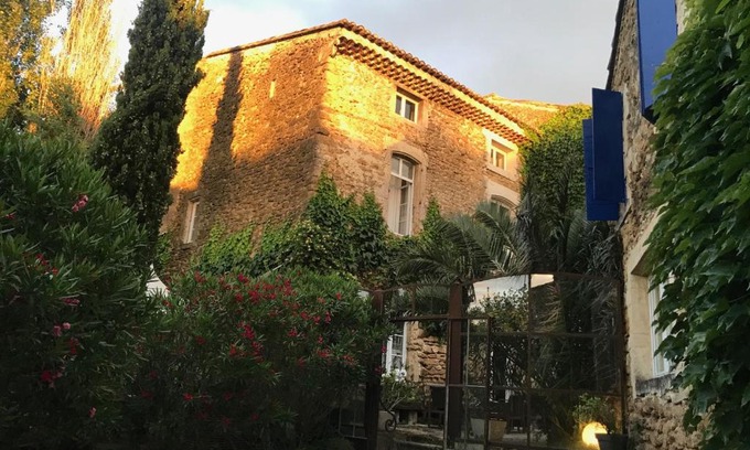 Suze-la-Rousse Bed & Breakfast | Les Aiguières en Provence
