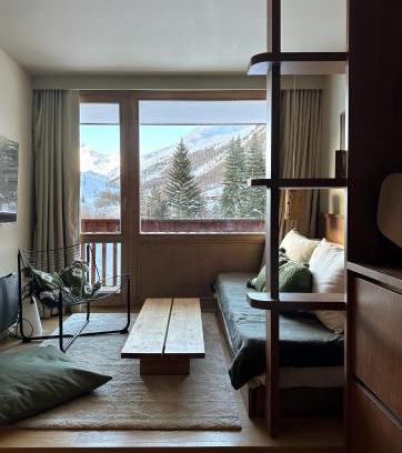 Val-d'Isere Apartment | Les Barmettes Appart rénové avec vue, parking et skis aux pieds