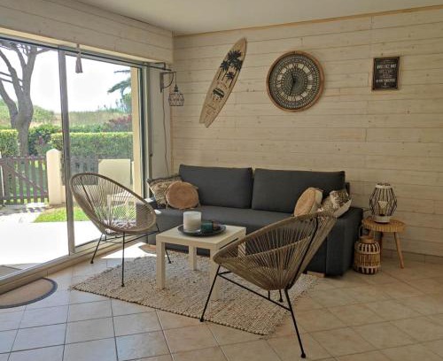 Saint-Cyprien Plage Apartment | LES CAPITELLES 5 - Accès direct à la plage depuis le jardin - T2 avec cabine - 6 pers - jardin - Piscine - parking