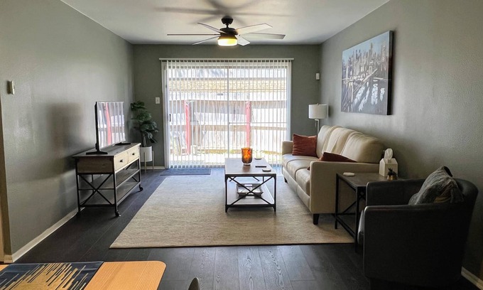Oak Park - Northwood Condo | Les Chateaux - A RE Solutions XV Short Term Rental