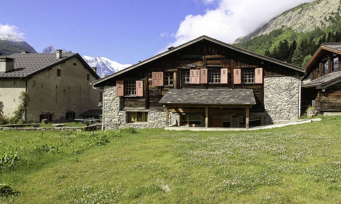 Montroc Ski Chalet | Les Choucas · Renovated 19th Century Chalet