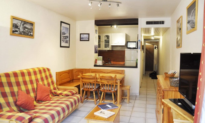 Les Deux Alpes Apartment | Les Deux Alpes - T2 apartment at the foot of the slopes - 38m2 + balcony - 6 people - winter/summer