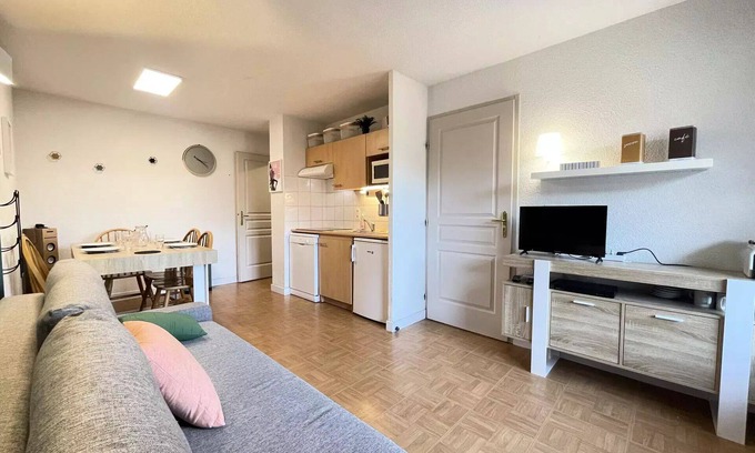 Flumet Apartment | Les Evettes Chalets - Apartment six people, residence with swimming pool at the foot of the slopes