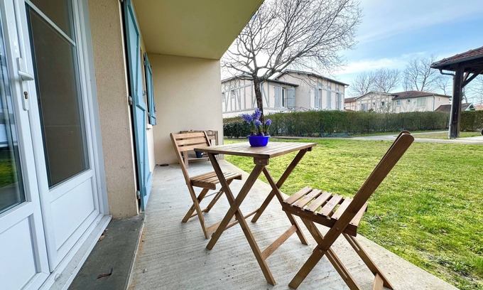 Aureilhan House | Les Gemmeurs - T2 near the lake