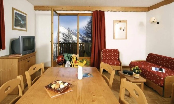 Puy-Saint-Vincent Apartment | Les Gentianes - 4 Rooms 6/8 People