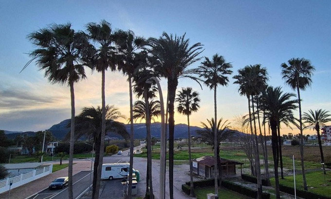 Tavernes de la Valldigna Apartment | Les jardins de Tavernes Spacious, pleasant apartment a stone's throw from the beach