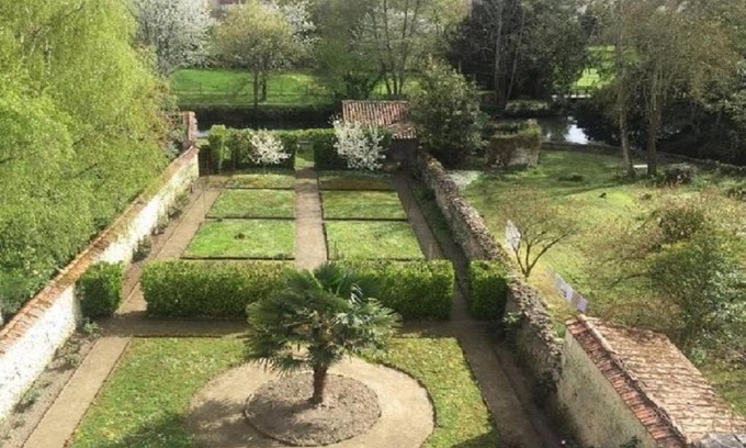 Jonzac Apartment | Les Jardins De La Seugne