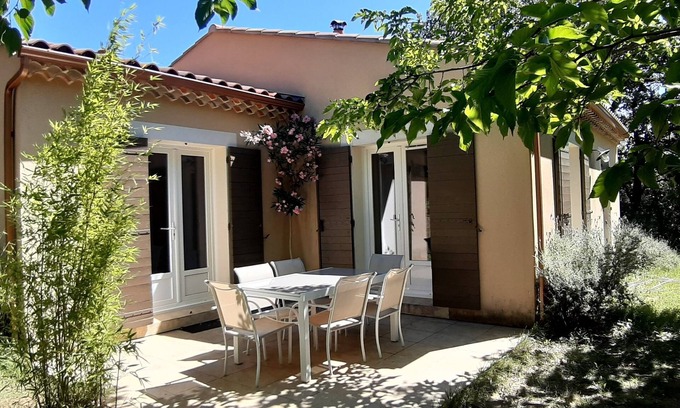 Piolenc House | Les Lilas des Chênes