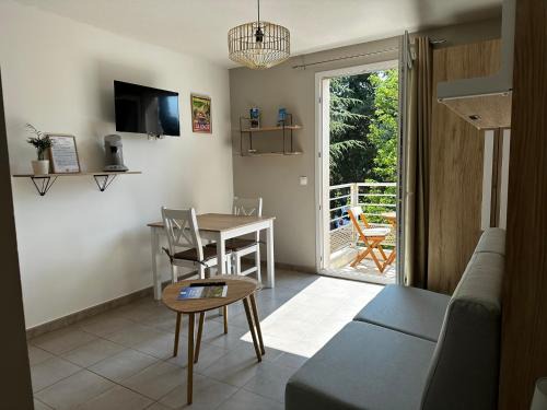 Les Bormettes Apartment | Les locations Cinaureva « Le petit nid de l'Argentière »