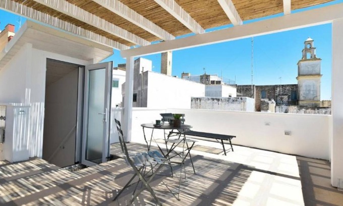 Sannicola Apartment | Les Maisons: La Casetta del Vico by Rentbeat