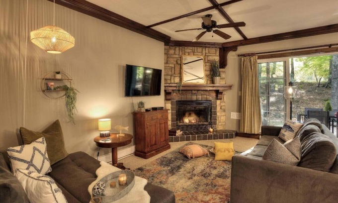 Mont-Tremblant Condo | Les Manoirs w/Pool & Hot Tub near Village (110-7)