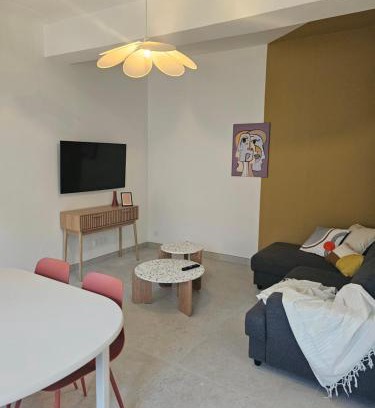 Castelnau-d'Aude House | Les Oreillers Multicolores
