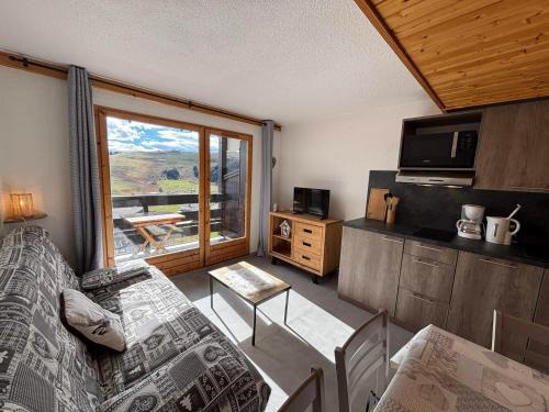 Les Saisies Apartment | Les Saisies - Studio Cabine Équipé pour 4 avec Balcon - FR-1-293-150