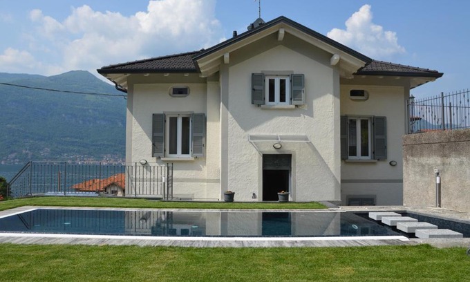Lezzeno Apartment | Lescen White Residence - swimming pool