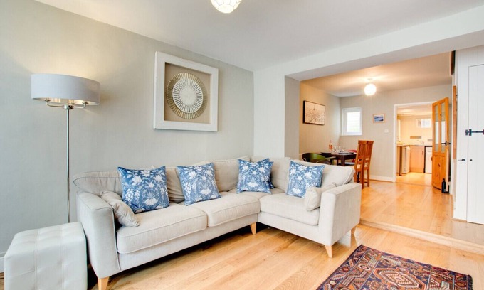 Cromer House | Lester House - Two Bedroom House, Sleeps 4