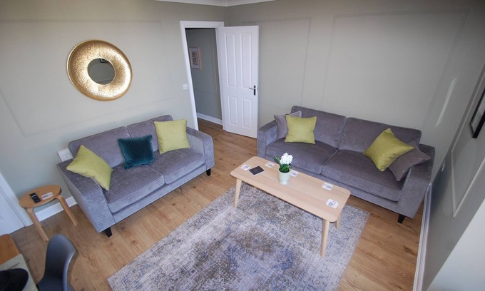 Abergavenny Apartment | Lestrade 2 Bed Apartment Duplex