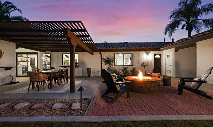 Vista House | Let the Games Begin! Vista Casita with Paddle & Pool Thrills!