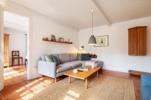 Alkersum House | Letj Lindguard
