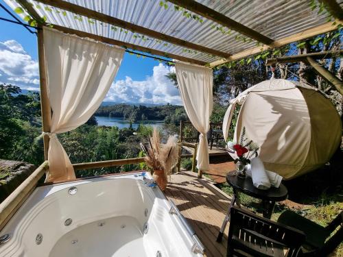 El Penol Hotel | Levit Glamping - Hotel Guatapé Peñol