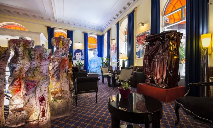 International District Apartment | LHotel Montreal