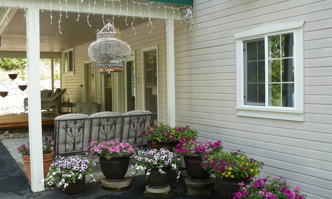 Peshastin House | Liberty Way Guest House is in the Cascade Mountains Of Leavenworth, Washington