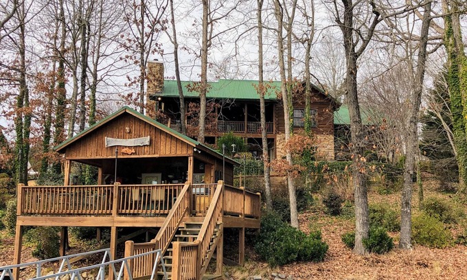 Seneca Cabin | Life is Better at the Lake! Waterfront cabin on Lake Keowee