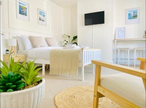 Poole Bed & Breakfast | Light house loft