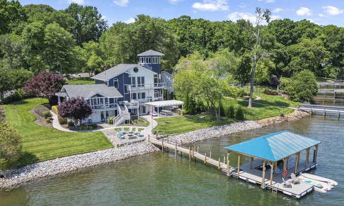 Troutman House | LightHouse Livin! Beautiful waterfront property, ideal for up to 16 w hot tub