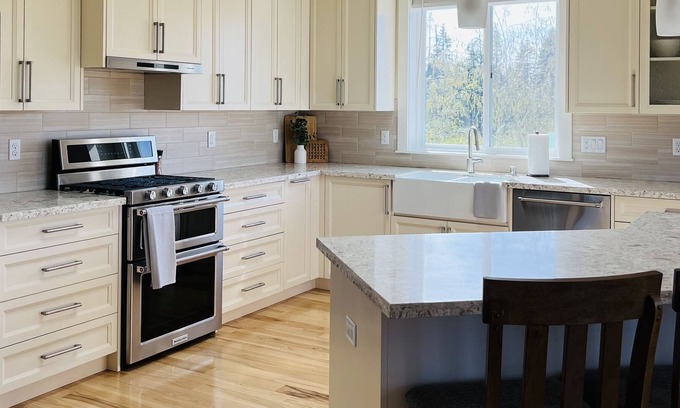 Carver House | Like new home in Vancouver countryside