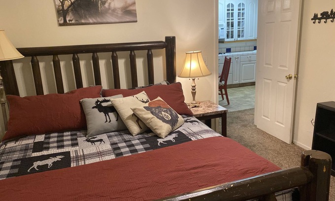 Mariposa Apartment | Lil Buck small loft 31 day+ stays only